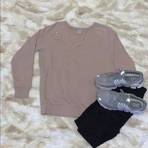 Crew neck tan/light light pink sweatshirt